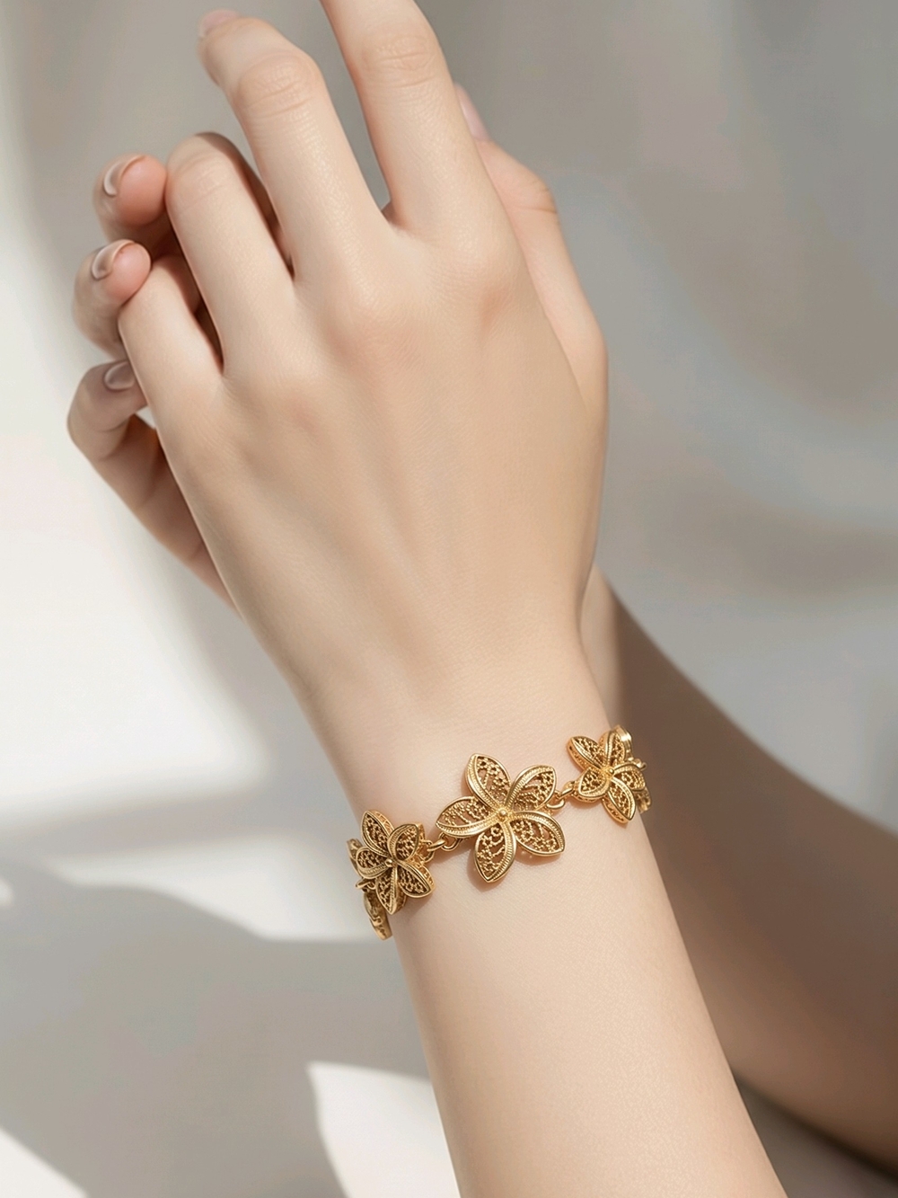 Avon Filigree Flower 8” Bracelet Match Gold tone vintage
